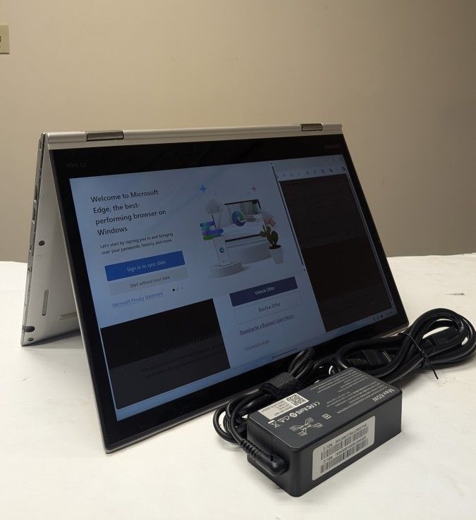 Lenovo ThinkPad X1 YOGA G2 2-in-1 Convertible Touchscreen Core i7 Laptop
