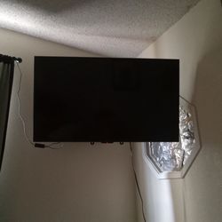 43 - 45in flat screen tv with remote control