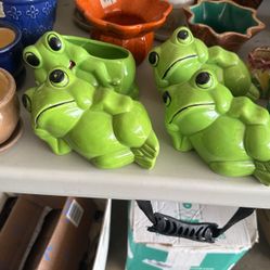4 Piece Frog Planters
