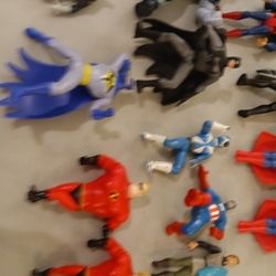 Lot Of 21 Action Figures 
