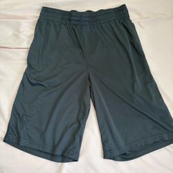 Boys basketball shorts size large (12/14)
