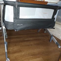 Dream On Me Bedside Bassinet 