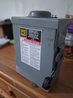 Square D  30 amp.  3 pole    GENERAL DUTY SAFETY SWITCH