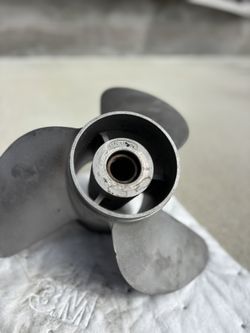 Yamaha Stainless Steel Propeller 13 3/4 x 19 – 3 Blade OEM