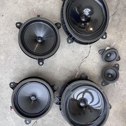 2023 Toyota Camry Stock Speakers.