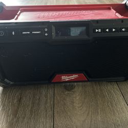 Bosina Milwaukee Batería Y Cargador 