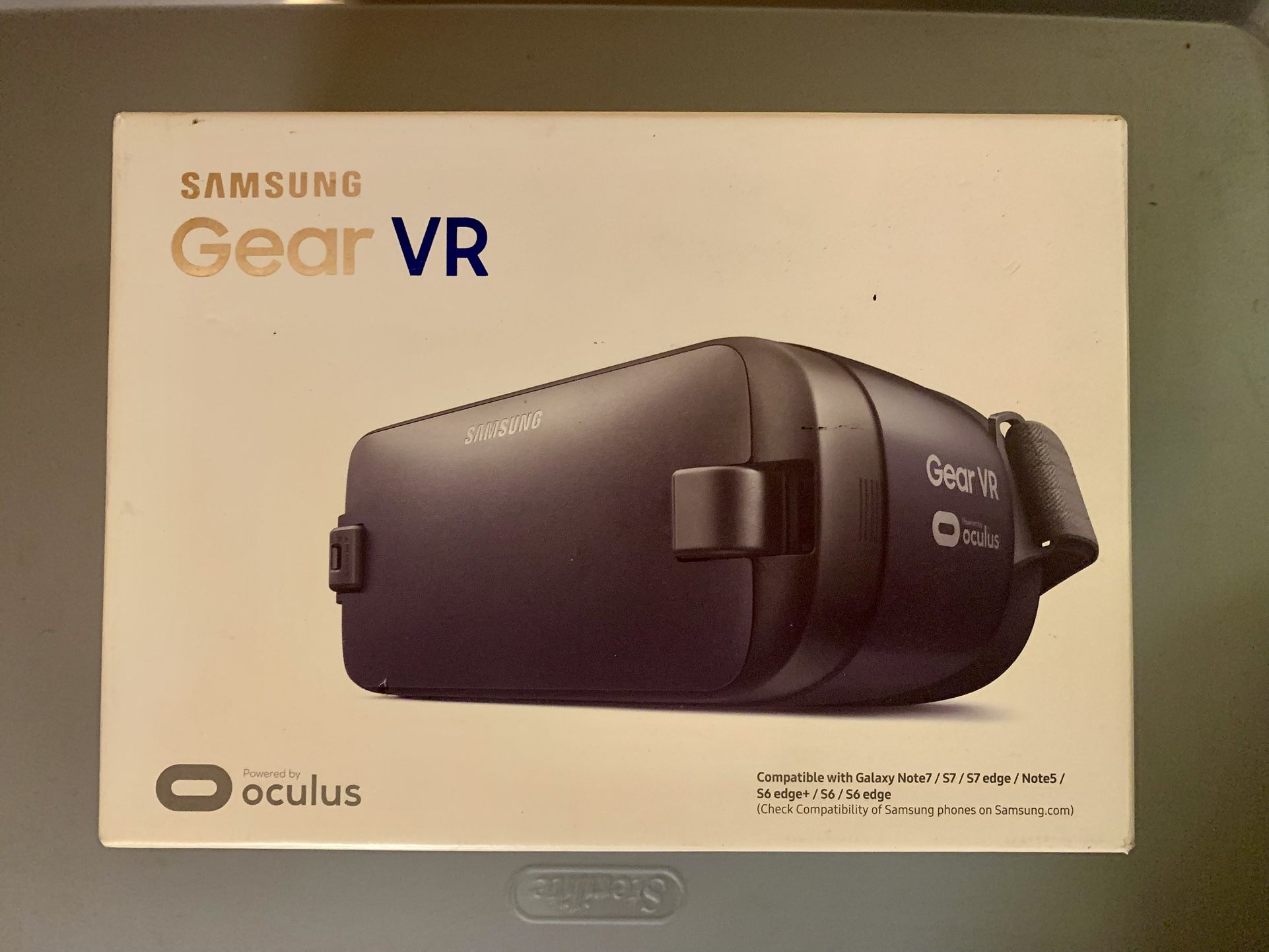 Samsung Gear VR (2016) SM-R323 Virtual Reality Headset - Black