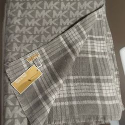 Michael Kors Light Grey Cold Weather Scarf With MK Logo Print,  Large And Super Soft Brand New With Tags