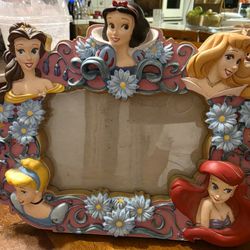 Authentic Original  DISNEY store Exclusive Picture FRAME!!