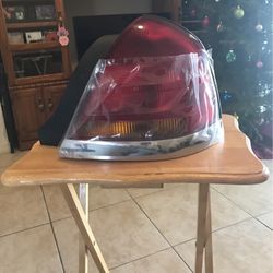 Ford Crown Victoria RH Tail Light 98-2005