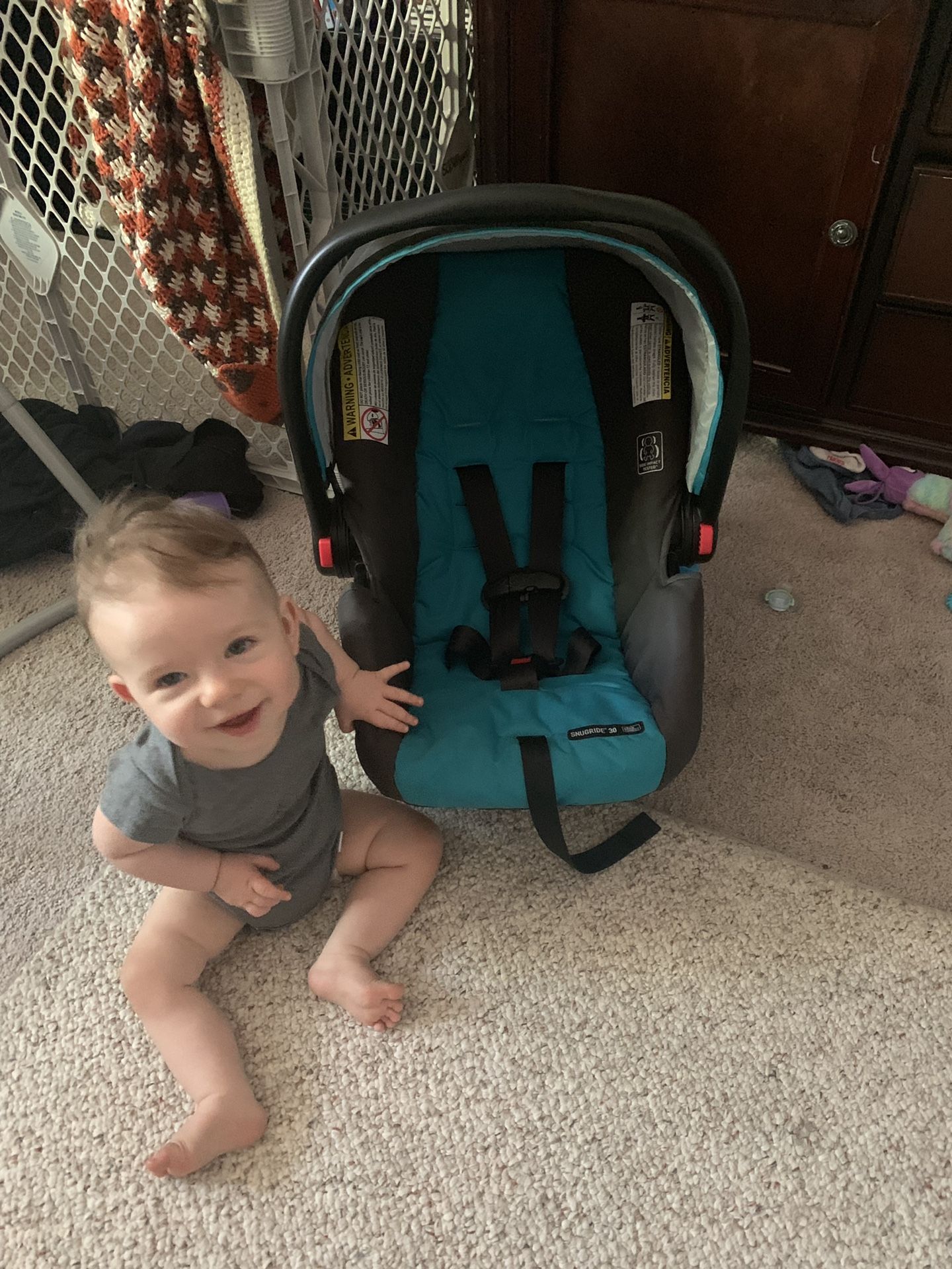 NEW car seat with base