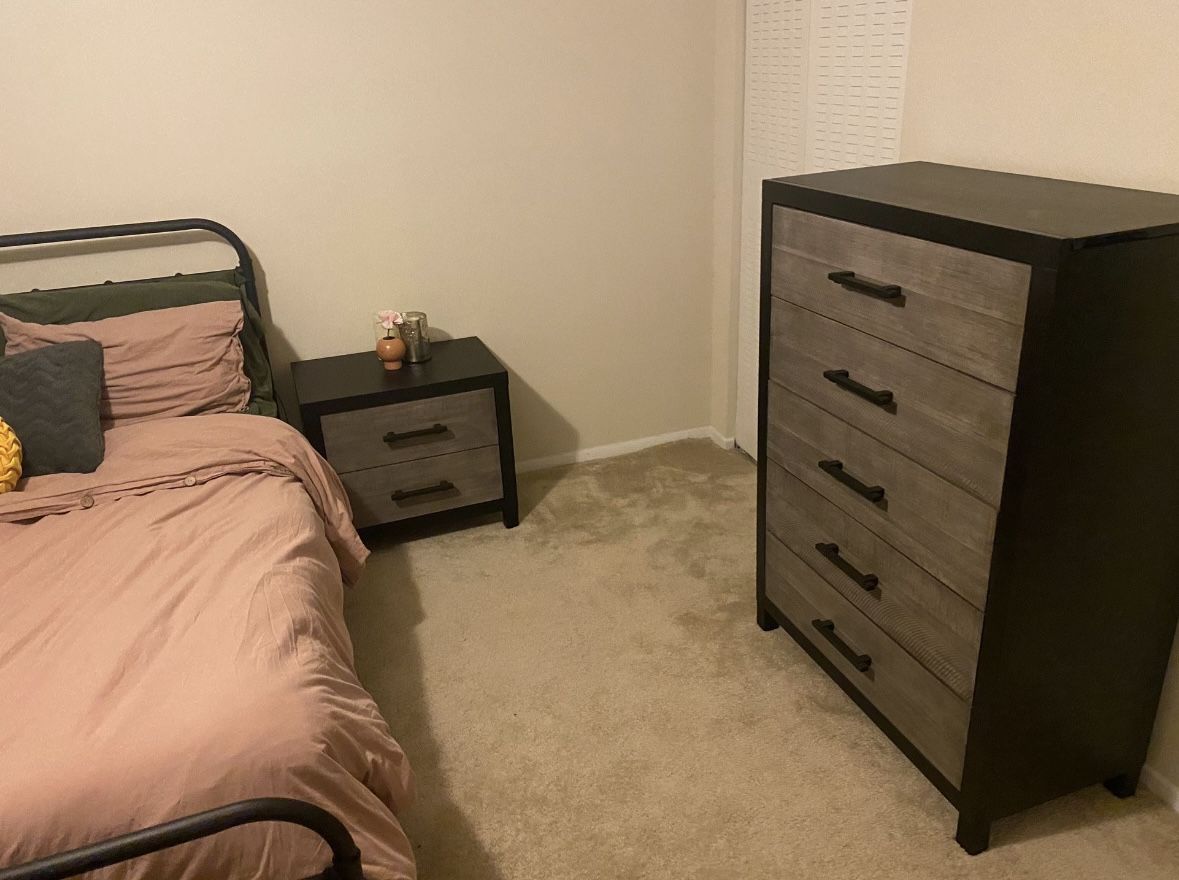 Bedroom Furniture Set