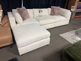 Modular modern sectional! Easy financing! 🎉💙❤️ $49 down.