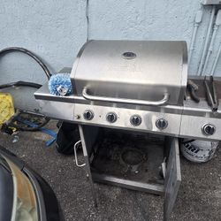 Grill Con Chimbo Incuido 