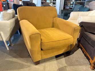 Classic Club Chair in Gold Harvest