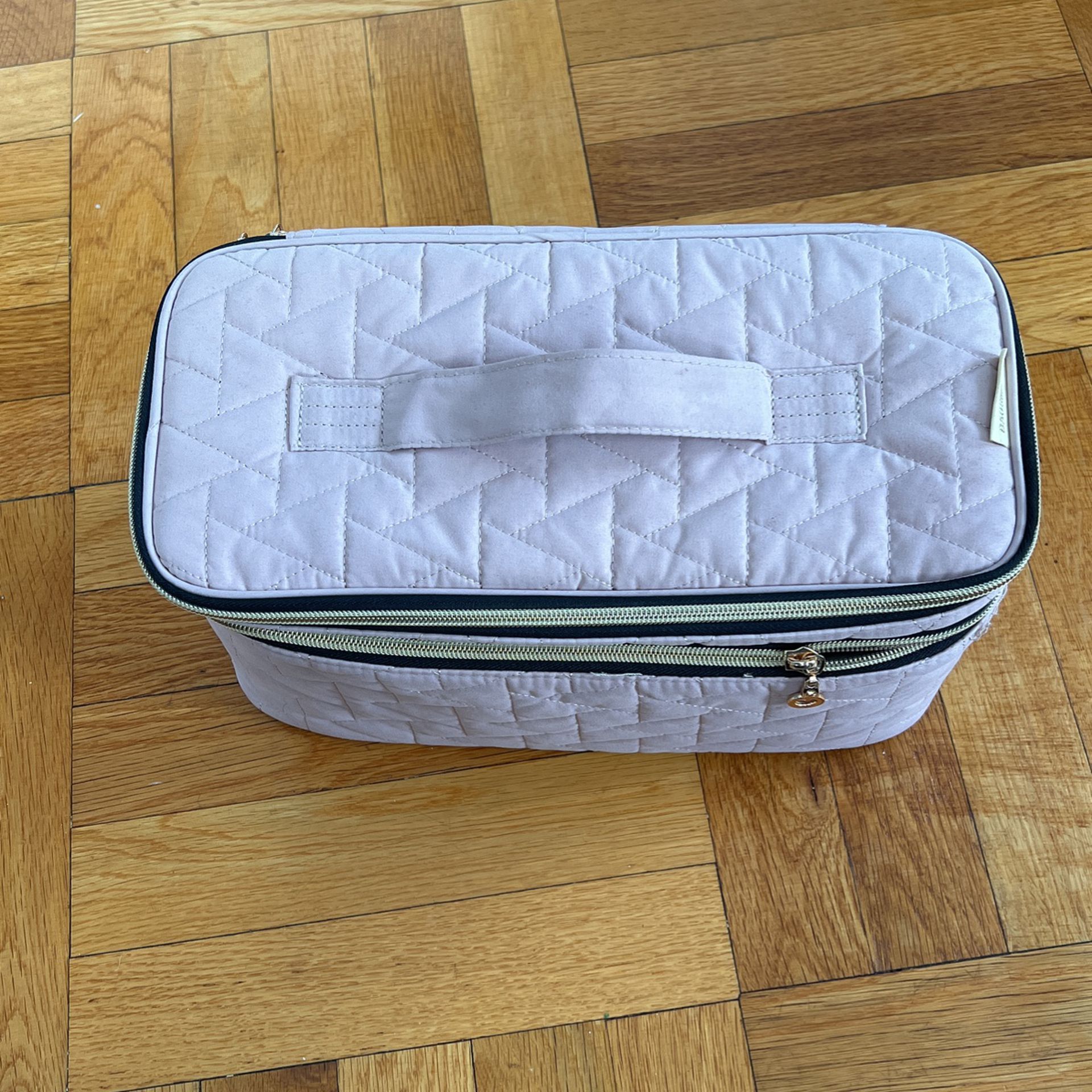 Designer Makeup Bag Travel Cosmetic Case for Sale in Brooklyn, NY - OfferUp