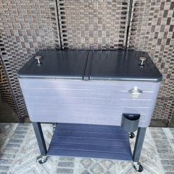 *** ICE COOLER ON WHEELS ***