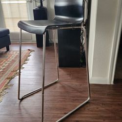 Black aluminum bar stool PICK UP 2DAY $25