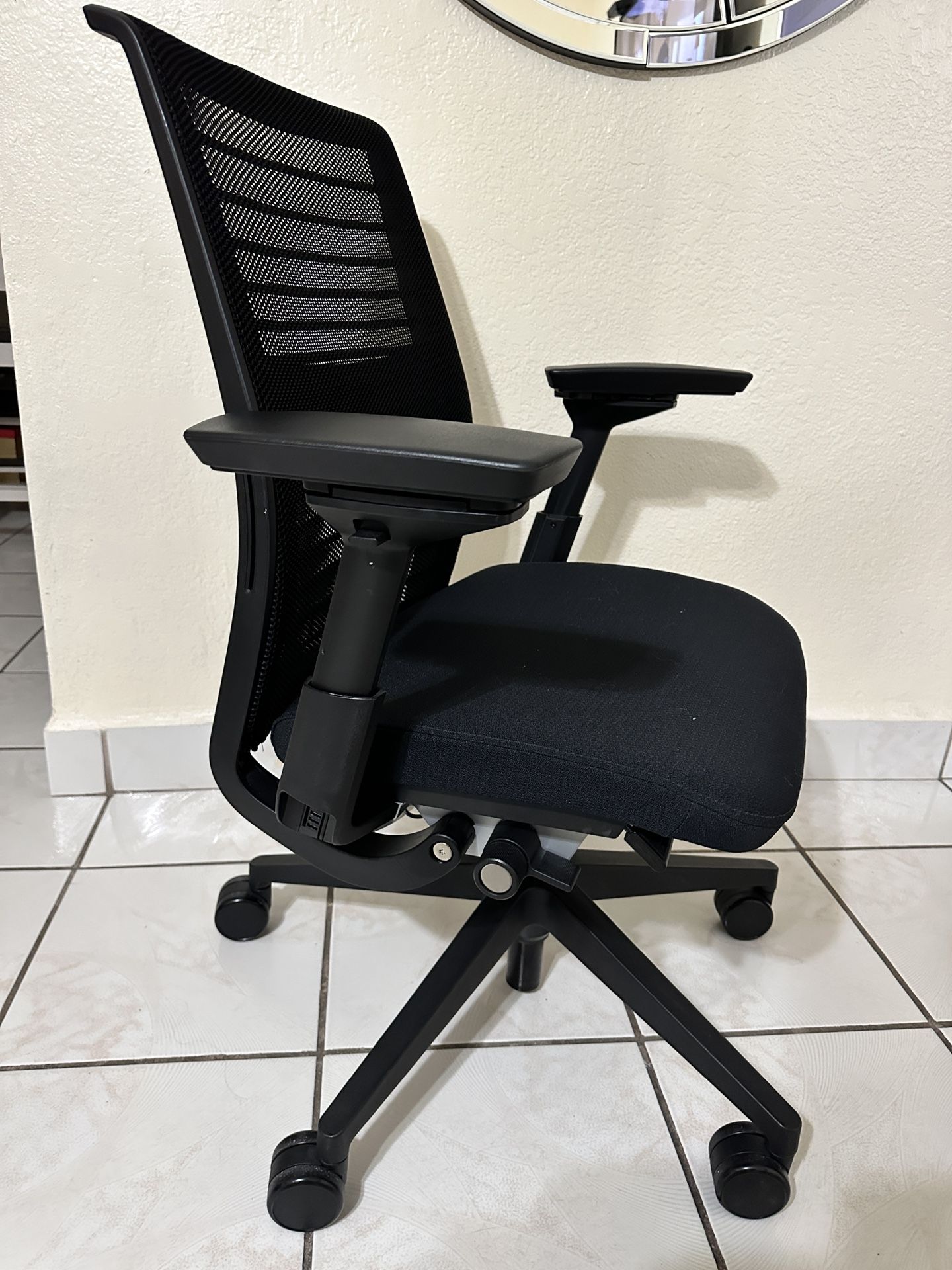 Steelcase Office Chair Think Chair V2 Model 4 Way Arms and Lumbar I Have 20 Chairs