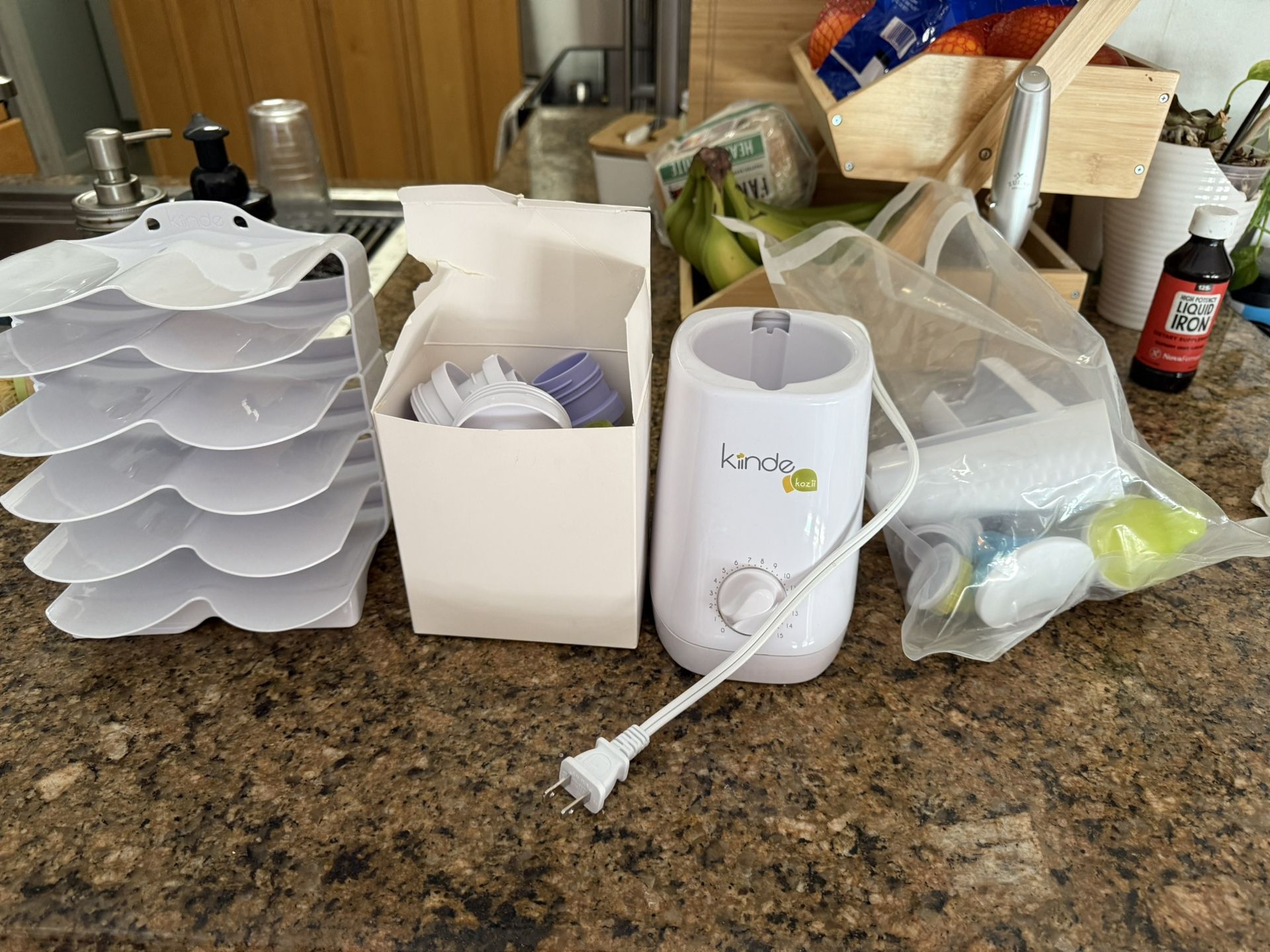 Kiinde Twist Universal Direct-Pump Feeding System and Warmer Gift Set