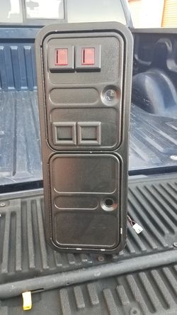 Arcade game cabinet coin door