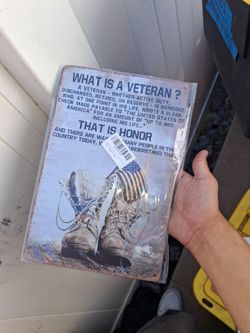 What Is a Veteran Metal Tin Sign
