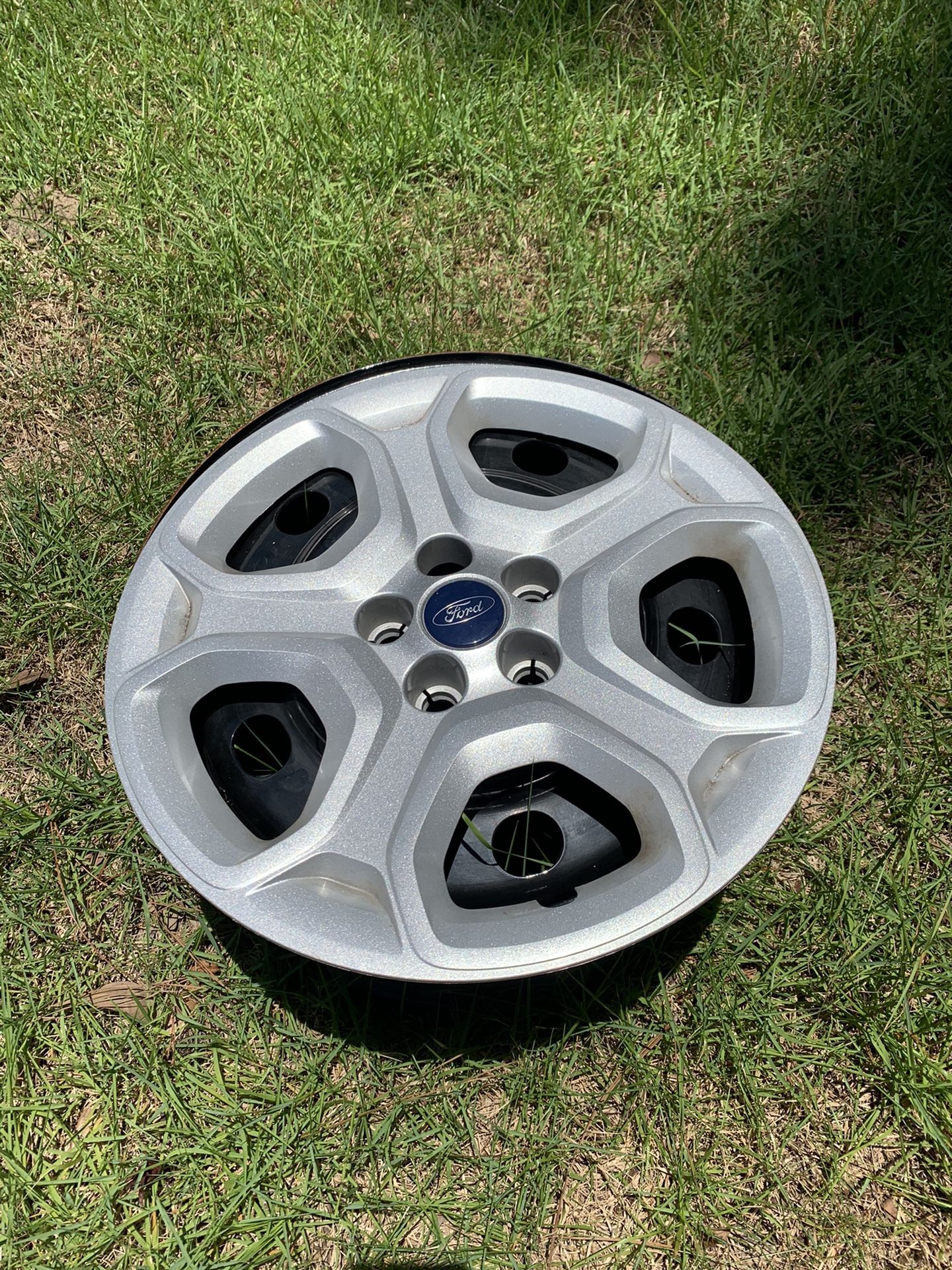 Ford Focus 17” steel rims and sporty hubcaps