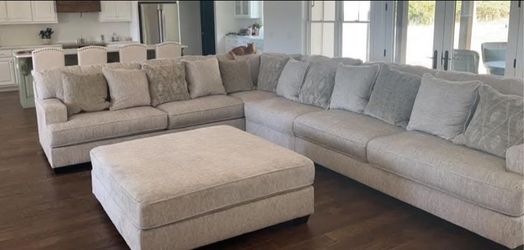 Ashely Rawcliffe Sectional & Ottoman