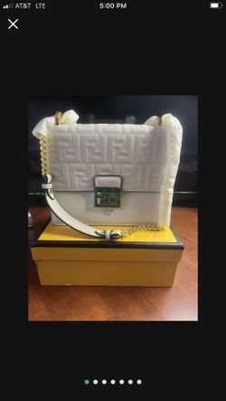 Small Stylish Purse With A Gold Plated Straps. New In A Box. 