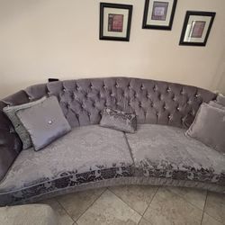 LIVING ROOM COUCH 