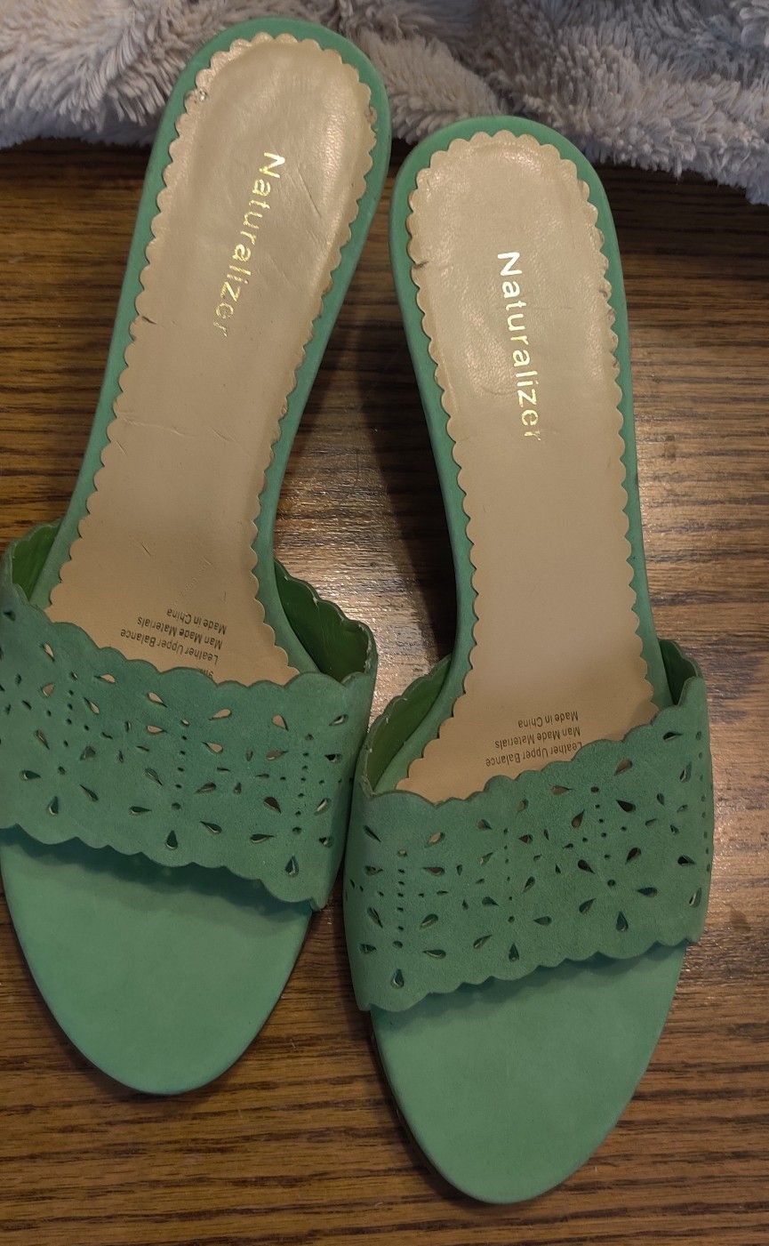Ladies Size 9 Naturalizer Sandals. NWChgo