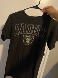 Black girl, Raiders shirt