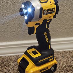 Dewalt  20v. Atomic   Impact Driver  y bateria  5ah.