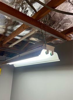 4’ foot fluorescent shop lights