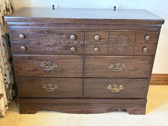 3 Drawer Dresser With Attachable Mirror