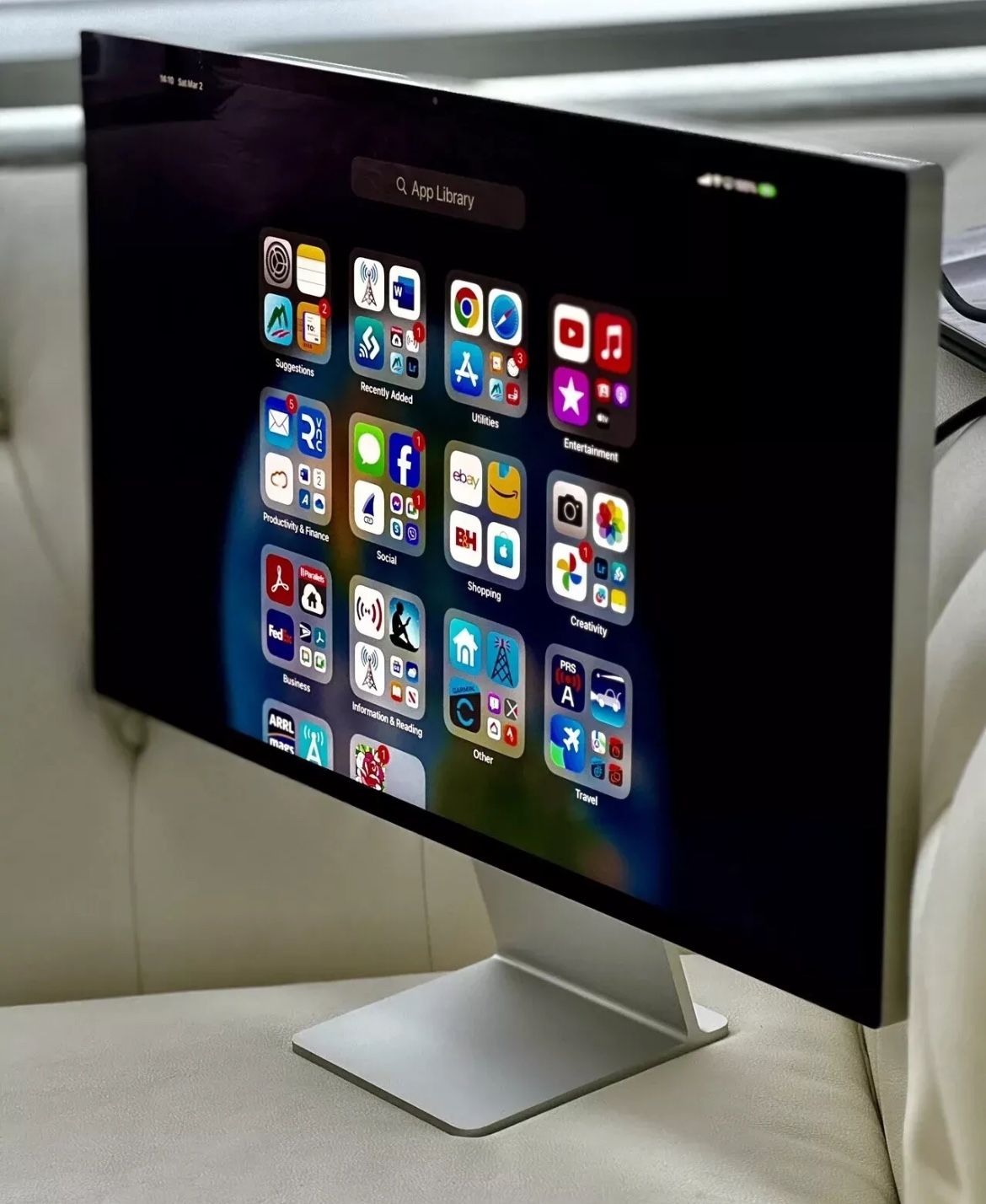 Apple Studio Display 27" Standard Glass Tilt-Adjustable Model A2525