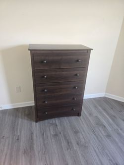 Expresso Chest