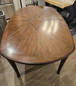 Ashley Furniture Solid Mohagony Dining Table Great Condition