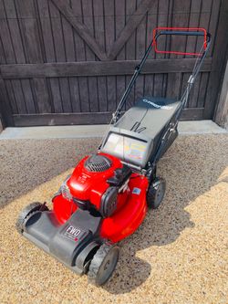 Great condition Self propelled lawnmower with bag