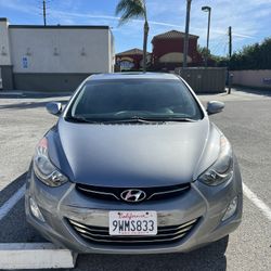 Hyundai Elantra 2012