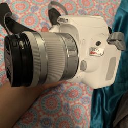 CANON EOS Rebel SL2 camera