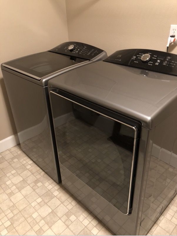 2 year old like new kenmore washer and gas dryer series 700