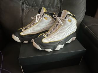 Boys Jordan 5.5 y shoes