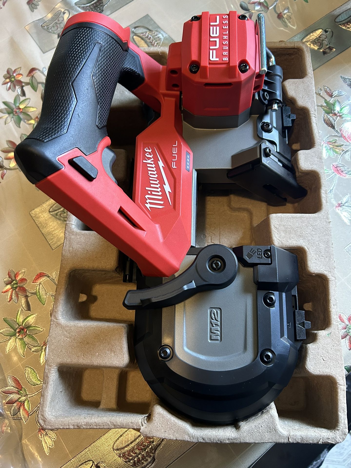 Milwaukee M12 FUEL 12V Lithium-lon Cordless Compact Band Saw (Tool-Only)
