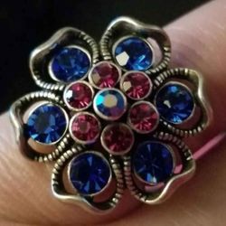 SIZE 5.75 or 6 SILVER TONE BLUE PINK FLOWER CLUSTER STATEMENT RING
