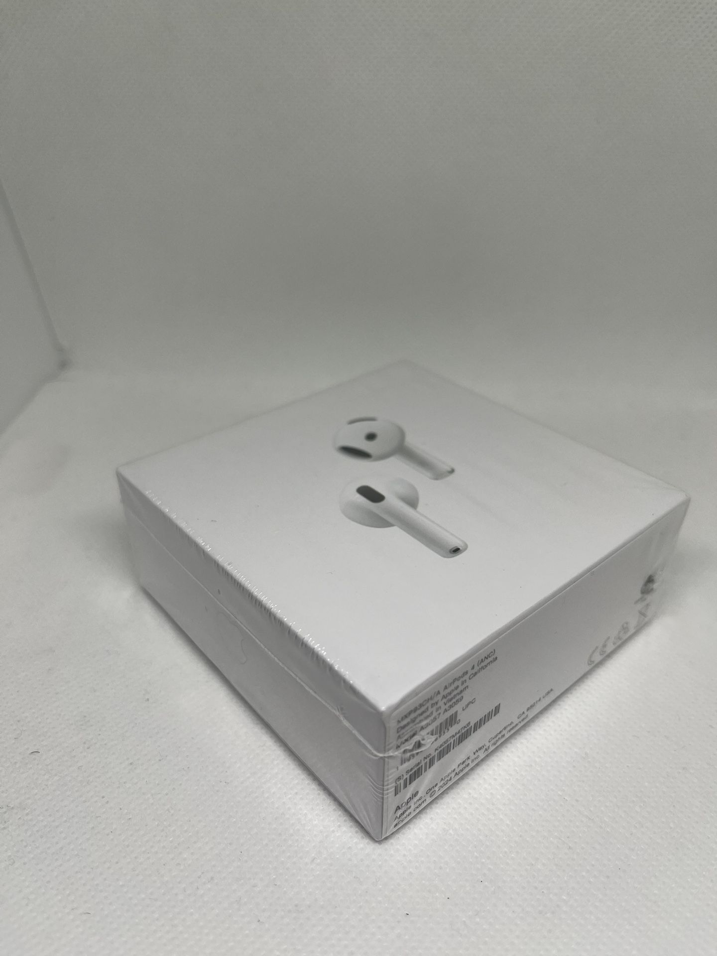 Apple AirPods 4th Generation