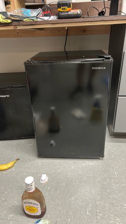 Insignia mini fridge