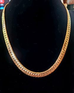 $39. Vintage NAPIER signed herringbone chain necklace.