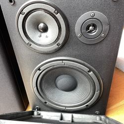 Yamaha 3-way 140W Speakers, Black NS-A636