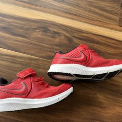 Nike Red Star Runner Boys Youth Sneaker Shoes Size 13c